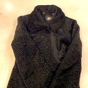 White House Black Market soft jacket. Snap button closures.